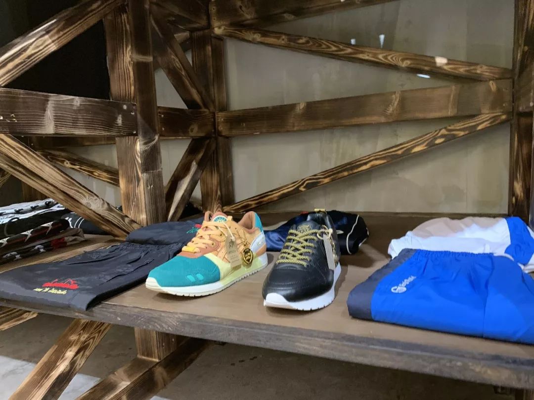 曼谷球鞋图片大全,泰国曼谷球鞋实体店