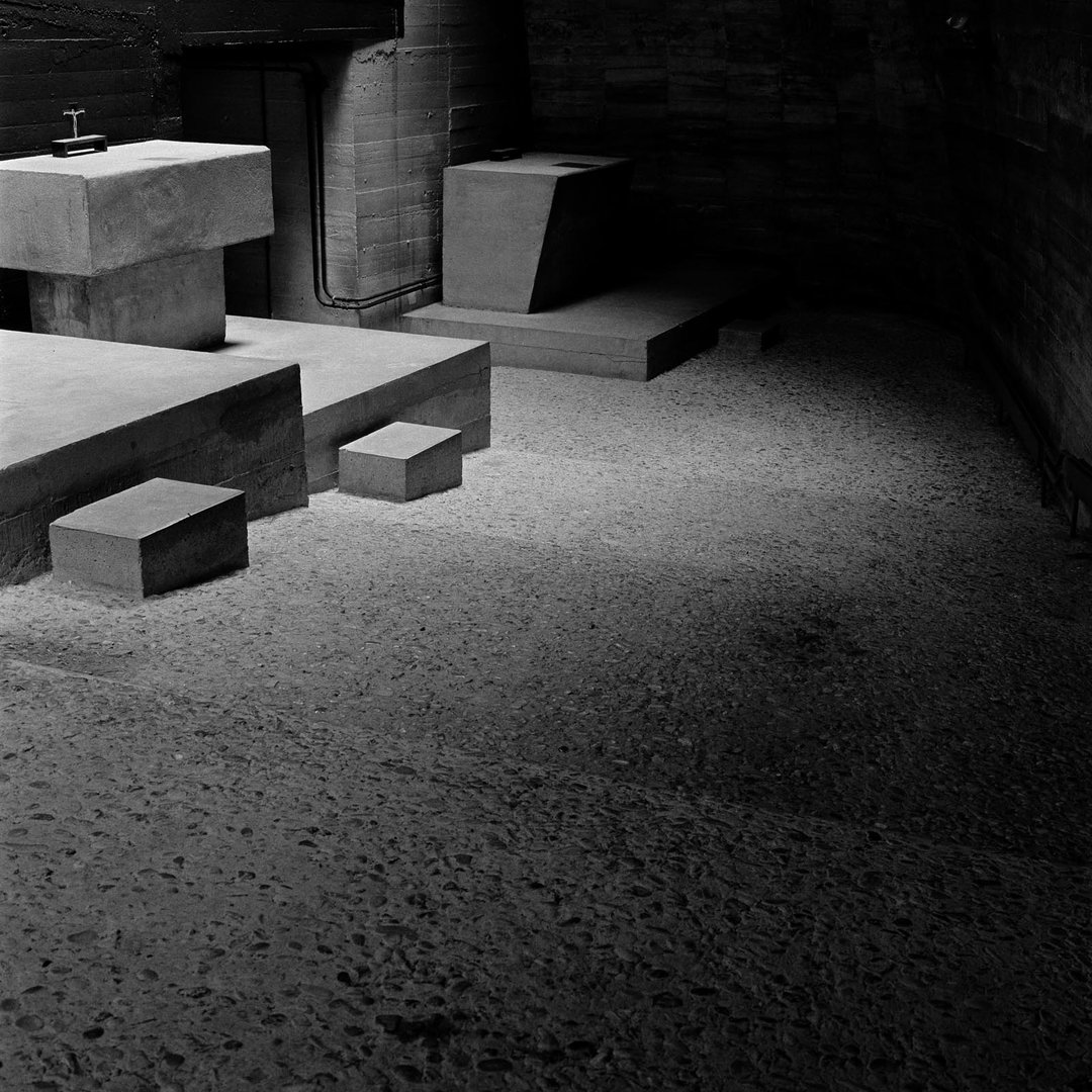 房子在她的镜头里变得生动，来看建筑摄影师埃莱娜30年作品展