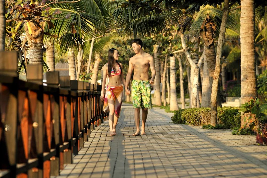 【资讯】银泰酒店喜获“建国70周年·70个品牌酒店金手指奖”