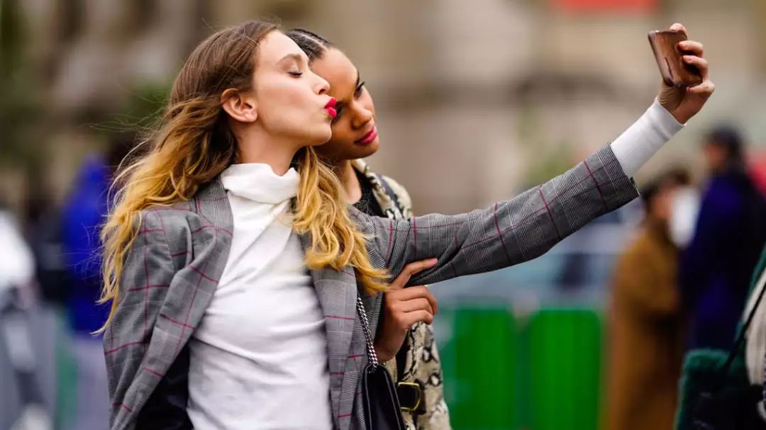 BoF美容周报|剥离自拍手机和美妆垂直电商业务的美图，这回还要做洁面仪？