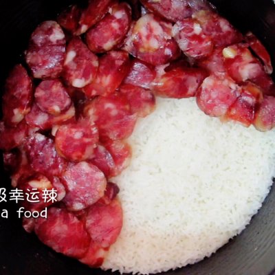 电饭煲版腊肉煲仔饭,煲仔饭家庭版