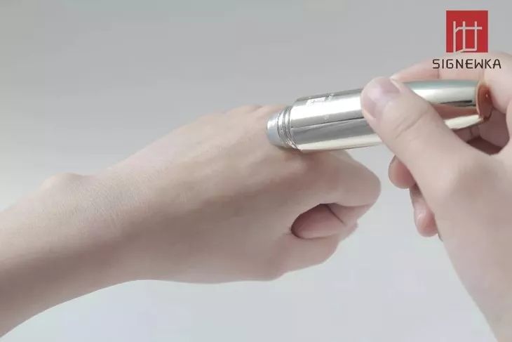 德国变态震动棒，啪啪啪间抚平眼袋、黑眼圈！不用开刀，就能让你年轻十岁！