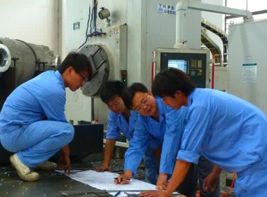 开展万人劳动竞赛实施蓝领成长计划海门市20万产业工人当好高质量发展主力军