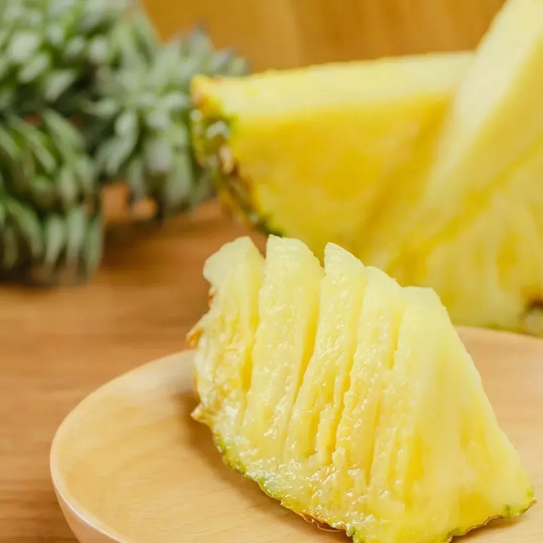 为了给你这个春天最好的凤梨，我们亲自去了高雄田间…