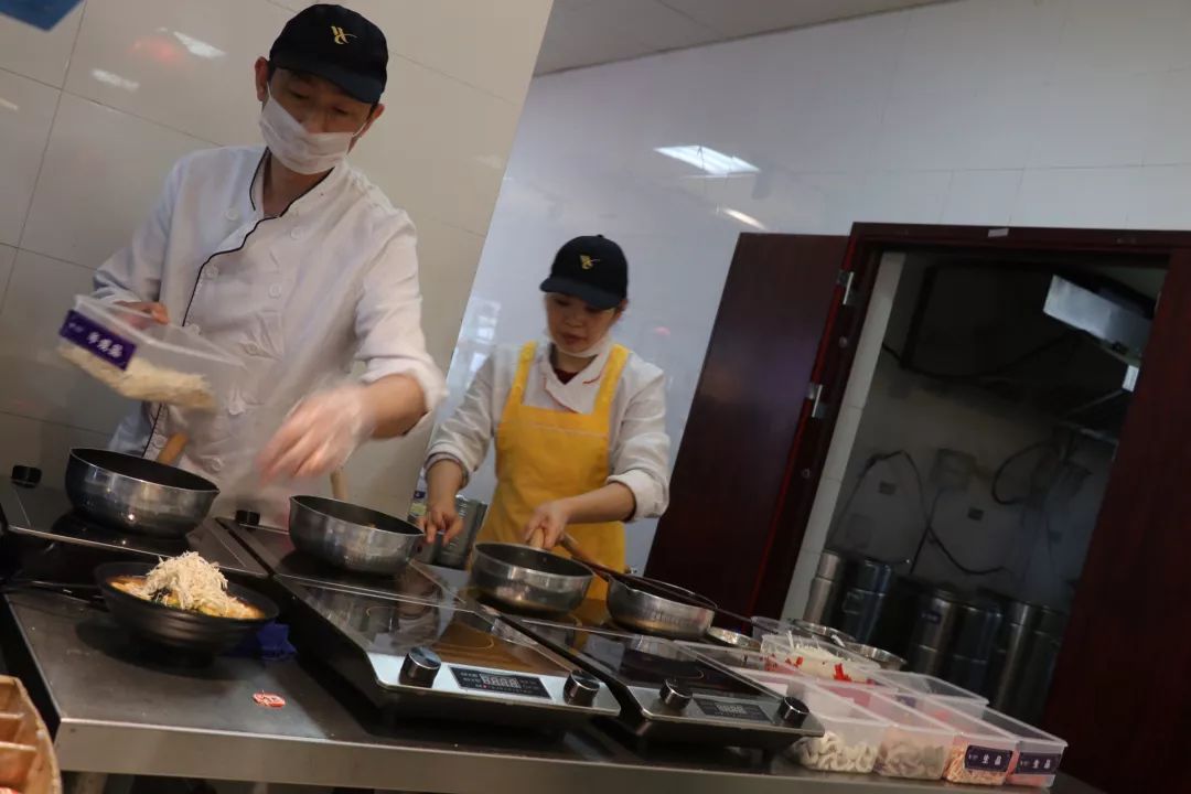 在警察学院的一天,在看守所体验一天生活