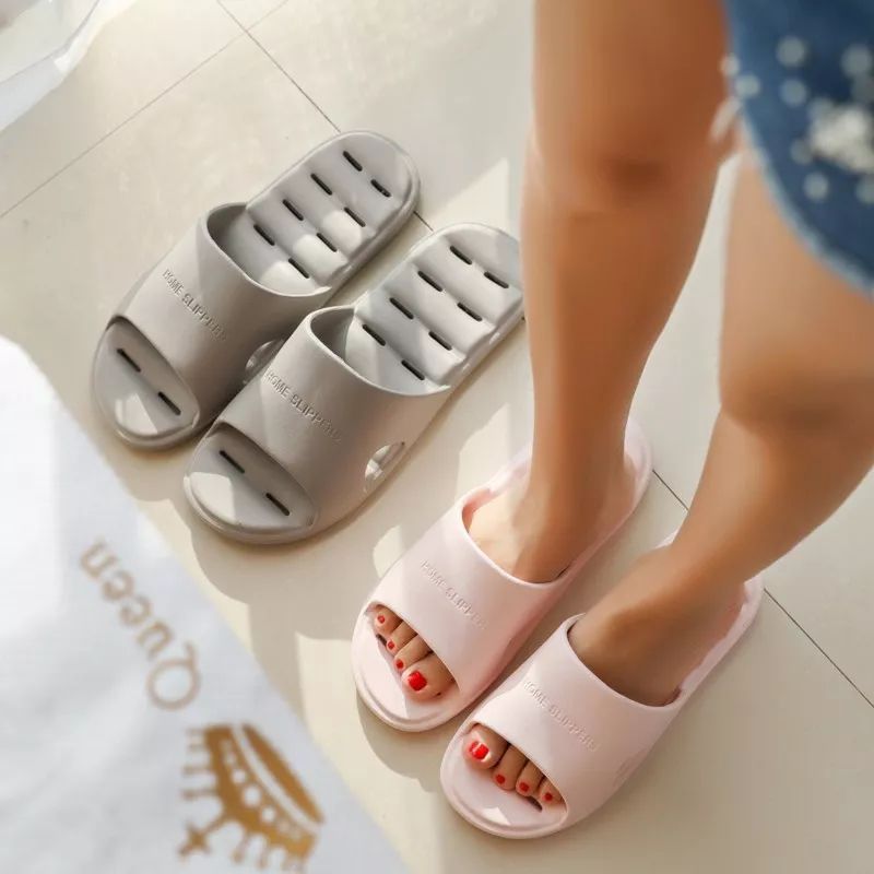 比普通拖鞋好穿100倍！踩在云朵上一样舒服，好穿到爆！永不臭脚！网友：想丢掉家里所有其它拖鞋！