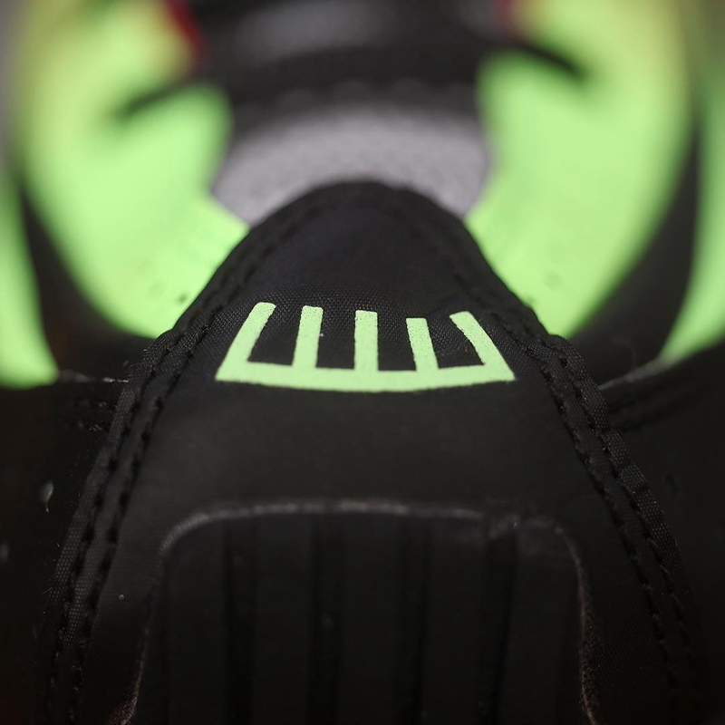 nike鞋面彩色斑点,nike鞋面发光