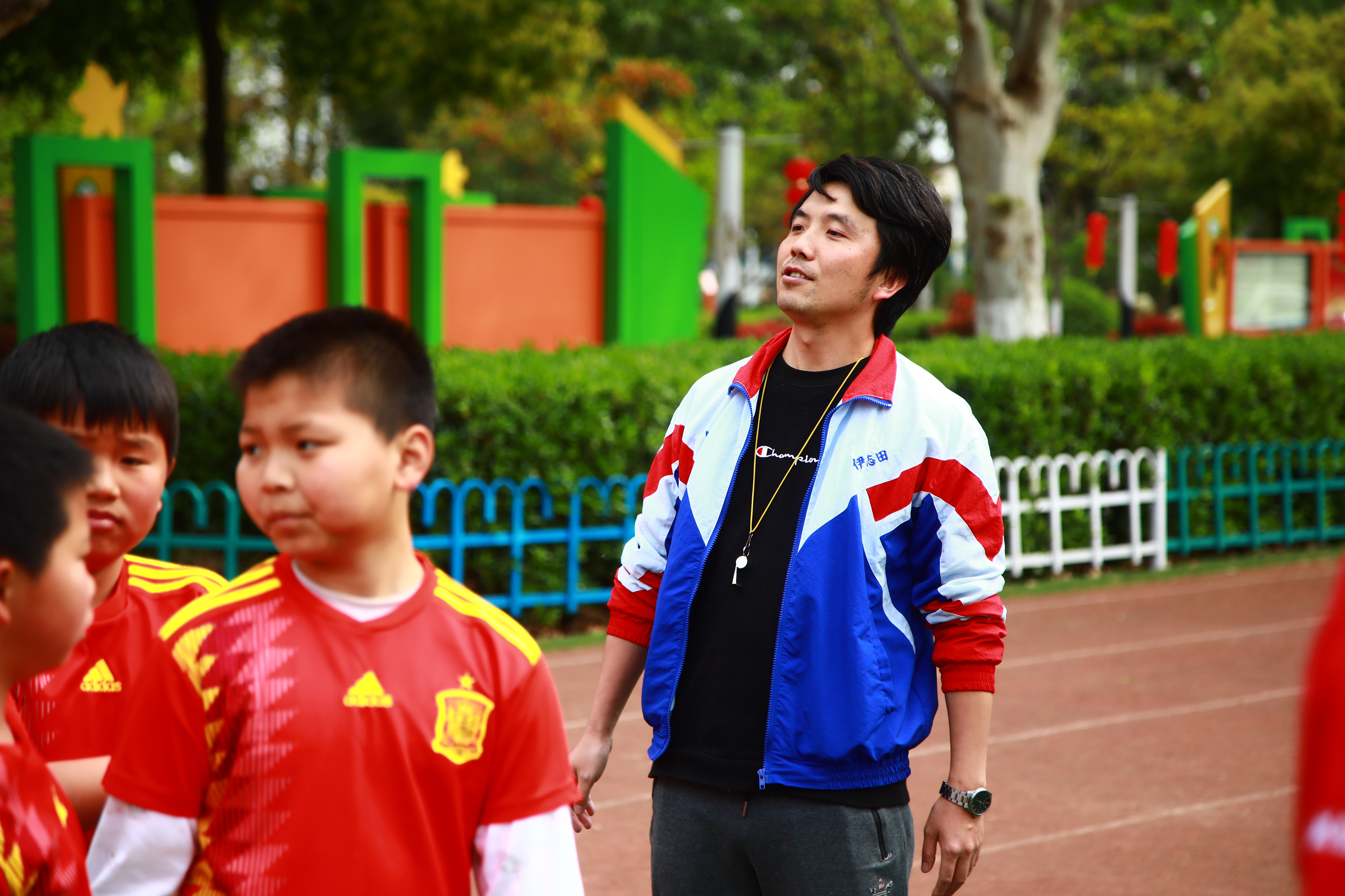 一位教语文的体育老师,一位语文老师的教学