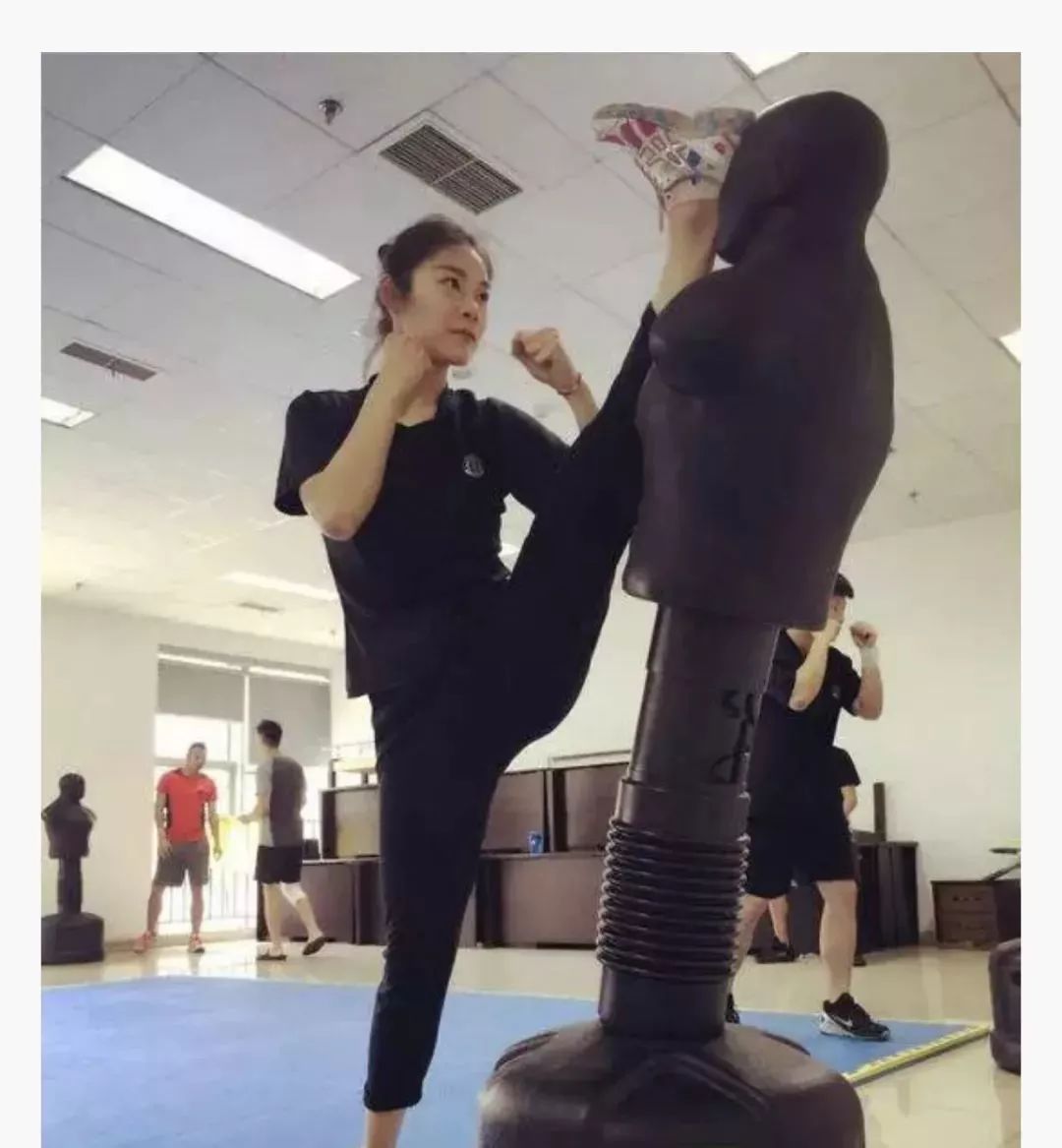 成都特警夜巡,成都特警最新消息