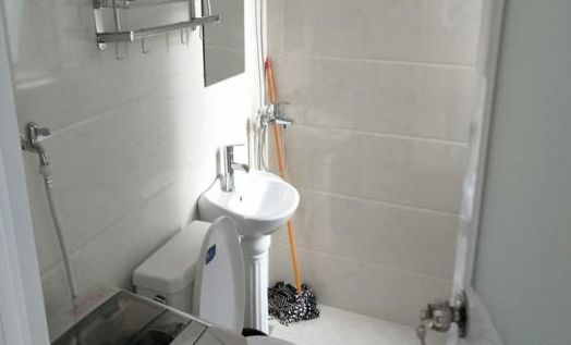 家用拖把收纳工具挂墙上,拖把挂架收纳神器最新款免打孔