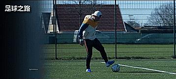 足球帽子戏法讲解技巧,足球技巧花式过人教案