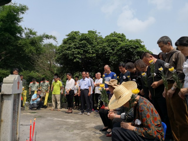 迎接志愿军遗骸两位80岁老兵,时隔70余载烈士与家人“团聚”