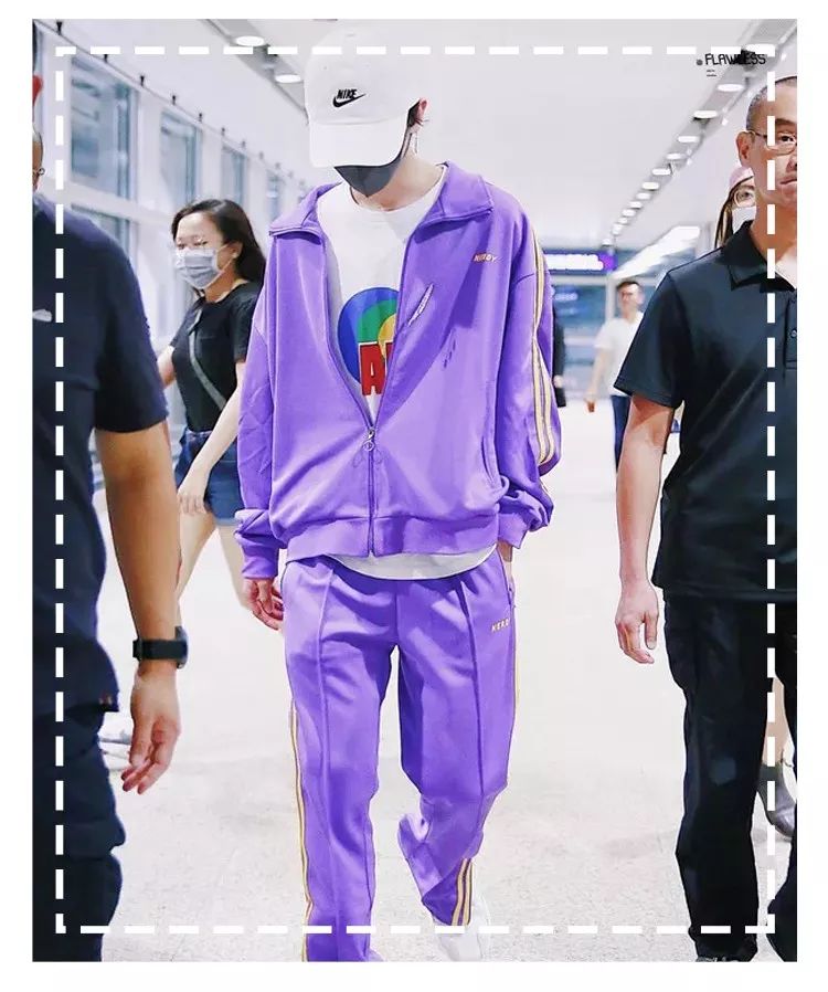 lisa新打歌服发光,lisa同款蓝色打歌服