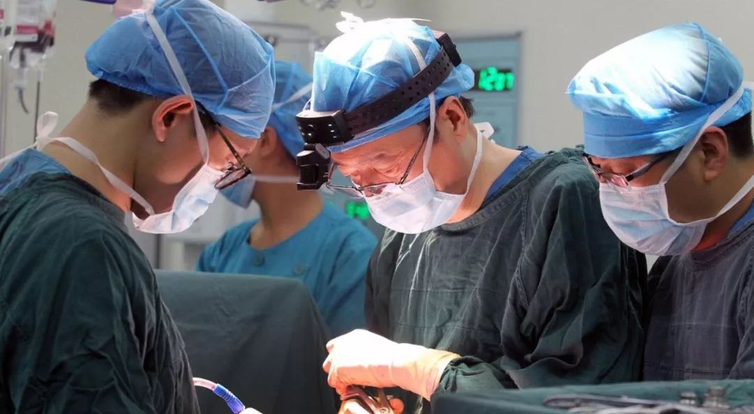 全球首例！西安3D打印人体颈椎术解决世界难题