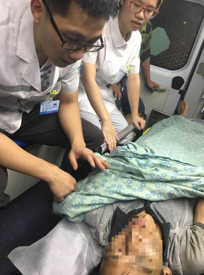 【感人】打动你的15个暖心医护故事...赚足眼泪~