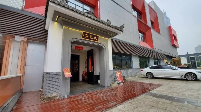 百万大学青年免费狂欢！AJ鞋展、街球大神空降，超多福利拿到手软！