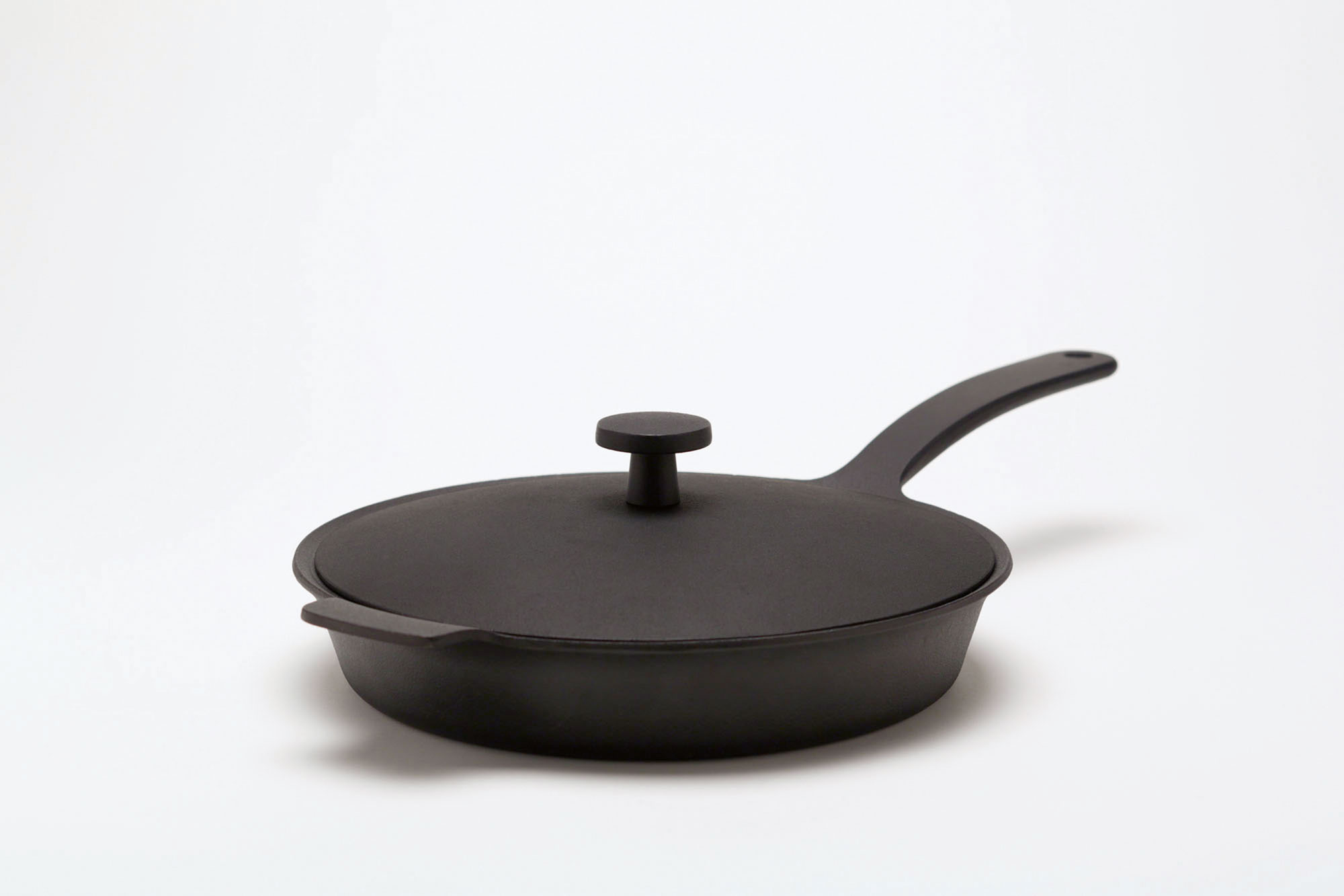 对于他来说：「奖杯」这种东西，还不如「烟灰缸」有用呢！