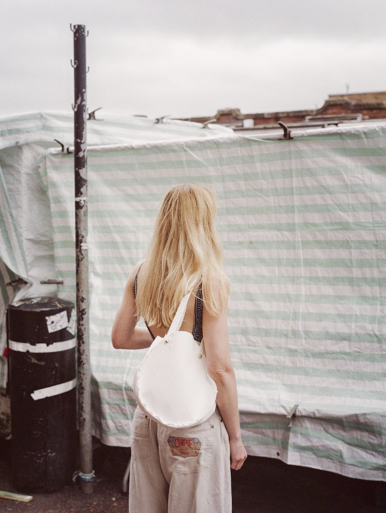 这个夏天温柔一点,希望这个夏天微风能温柔一点