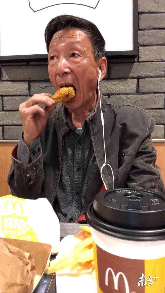 潮汕大爷的视频,拍美食生活vlog最火的网红