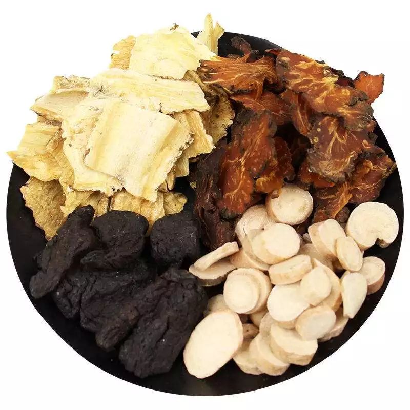 没有哪个女人能“笑”着走出这段时光，所有完美人设都是假装。