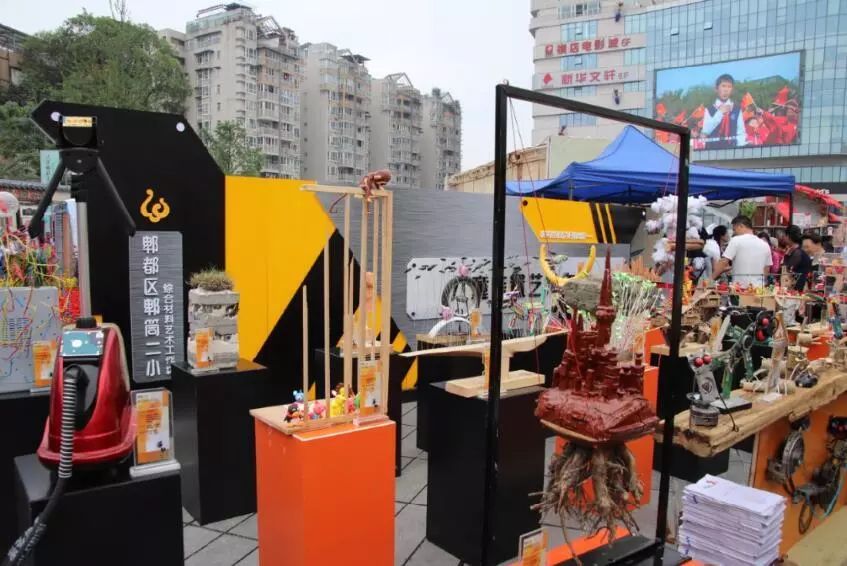 围观！郫都十万学子两千余件作品献礼祖国华诞！