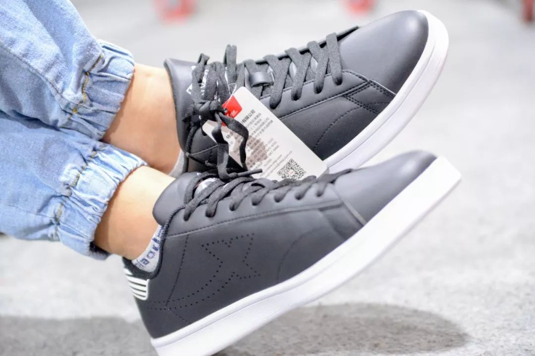 全场1折起！特步、金利来、碟愫、莱尔斯丹鞋子大特卖，最便只要50元！