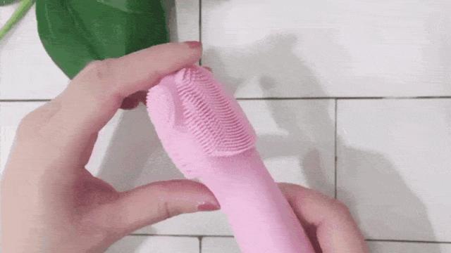 脸不干净有啥洗面奶好用,脸洗不干净用的护肤品