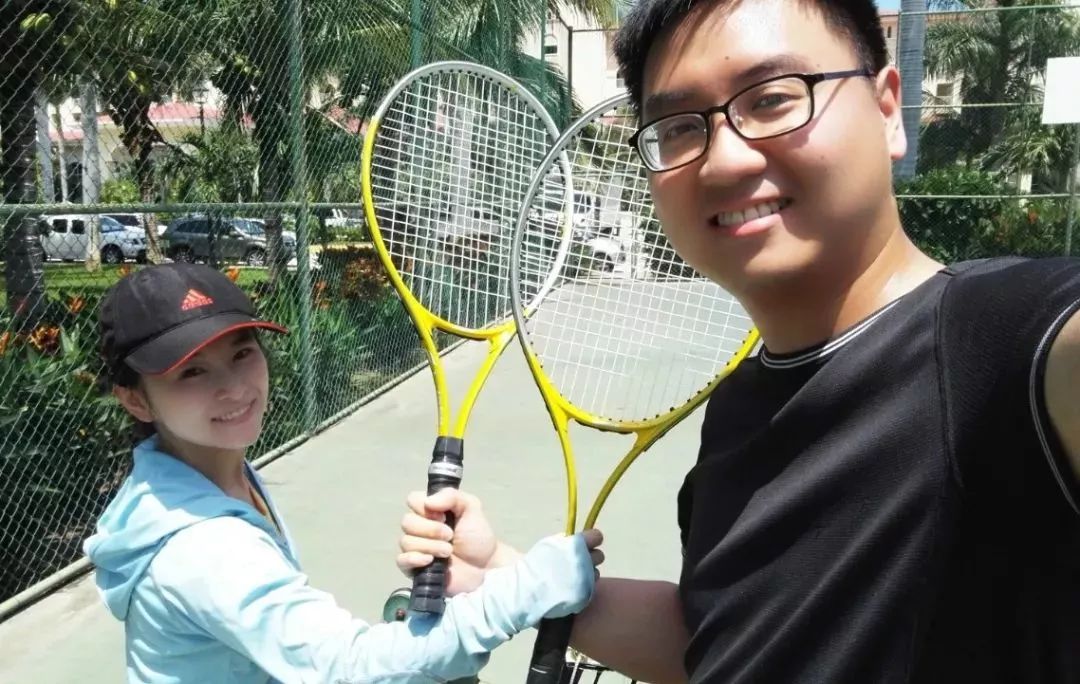 她地震中失去双腿,她在汶川地震失去双腿及女儿