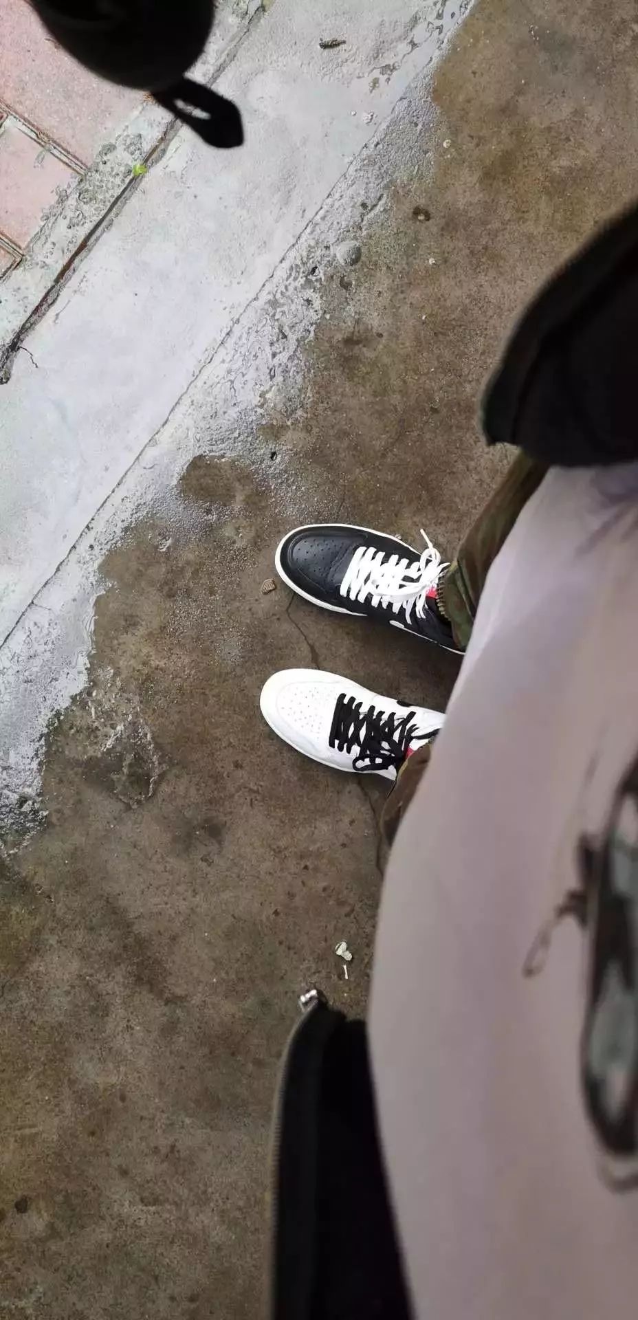 鸳鸯鞋怎样穿,穿鸳鸯鞋如何不尴尬