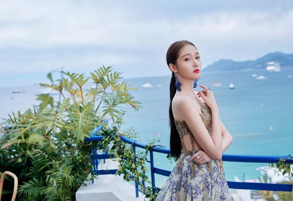 戛纳朱一龙入选作品,戛纳朱一龙白西装