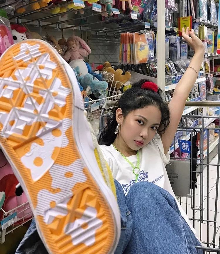 保姆级拍照姿势很火,保姆级拍照动作教程