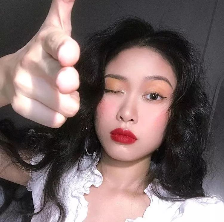 保姆级拍照姿势很火,保姆级拍照动作教程