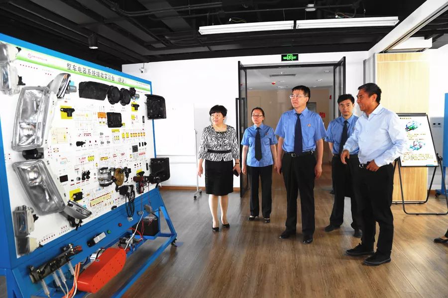 高新区检察院深入保定轩宇汽车集团调研指导