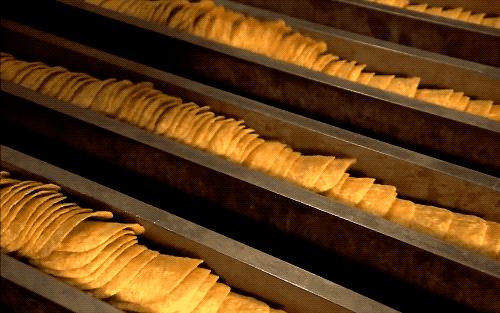 乐事薯片不碎吗,品客薯片和乐事薯片哪个好吃