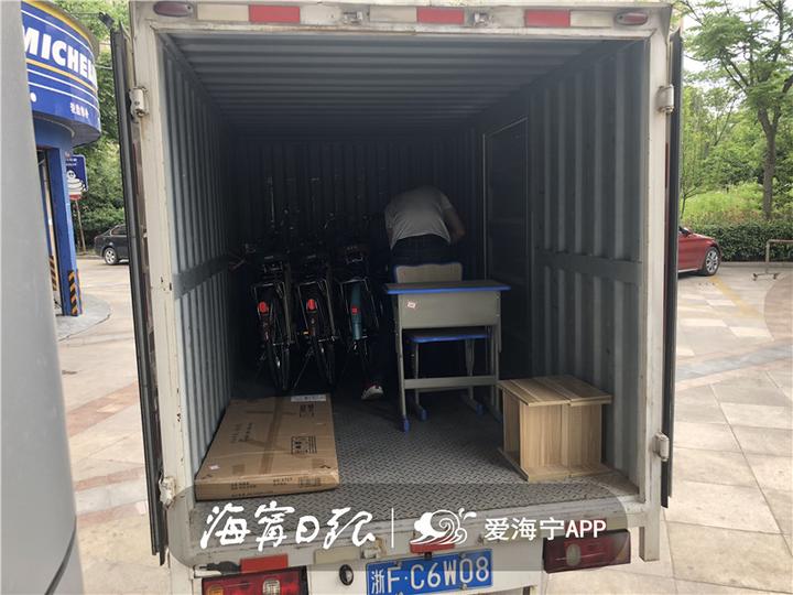 意外收到小朋友的礼物,小朋友收到神秘礼物