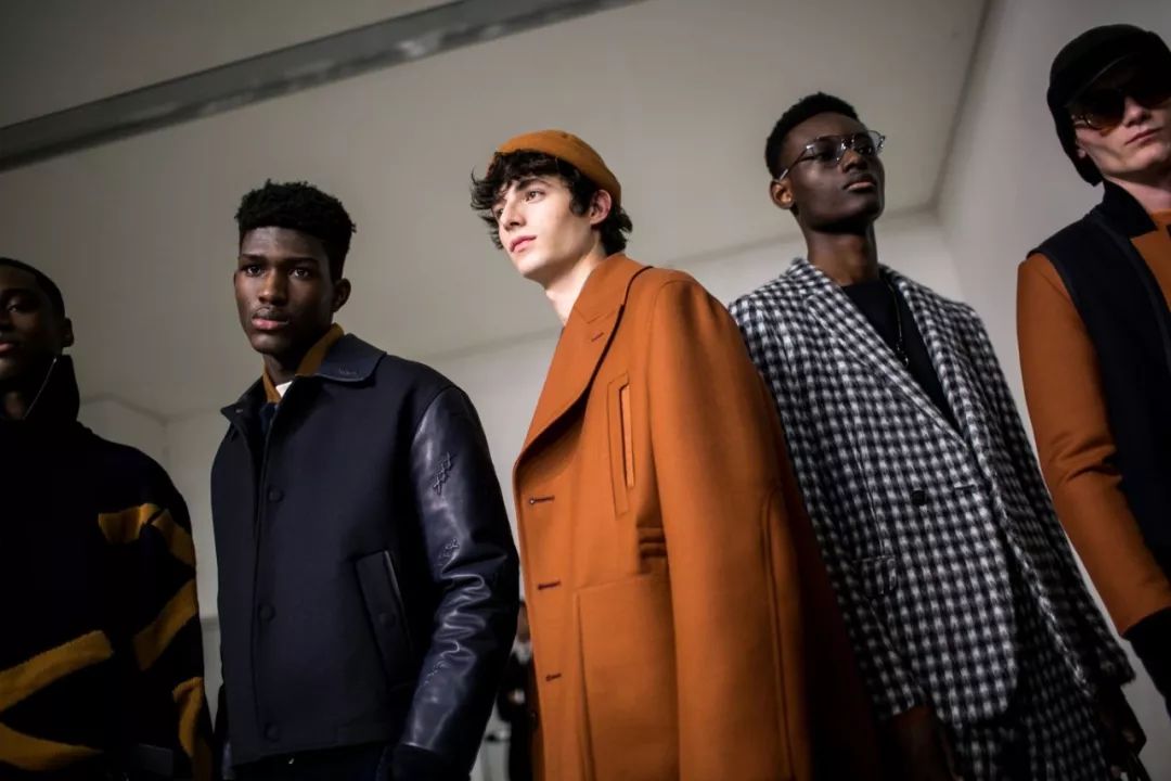 安踏为什么会被做空,安踏回应擦边球