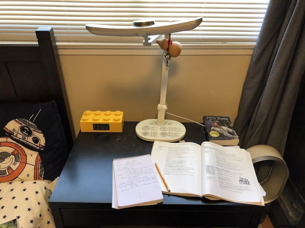 儿童买什么学习桌适合,给孩子买什么样的学习桌最合适