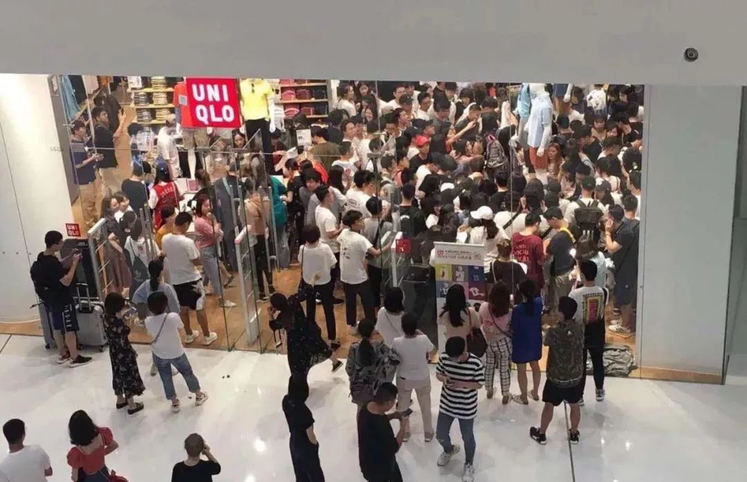 优衣库抢衣服打架,优衣库抢衣服事件