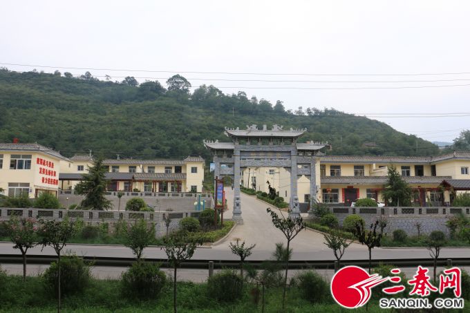 环境整治打造美丽乡村新名片,村社人居环境整治