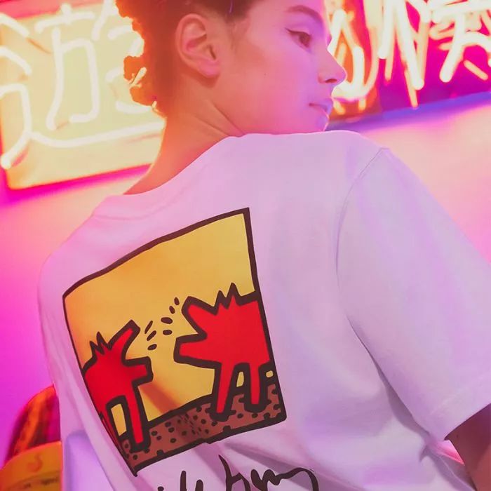 kaws优衣库2021补货,优衣库kaws联名t恤穿搭