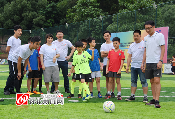 亲子体育受热捧怀化市举办亲子夏令营