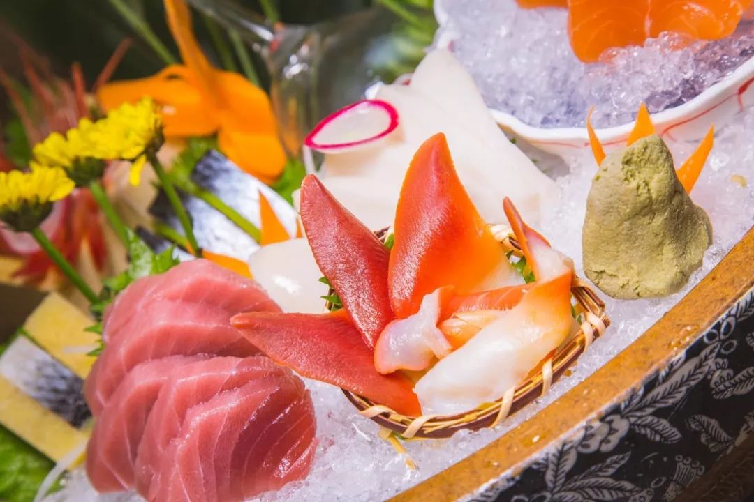 镇江宝藏日料店!15层生猛「云梯刺身」无限续,120+种自助不限量