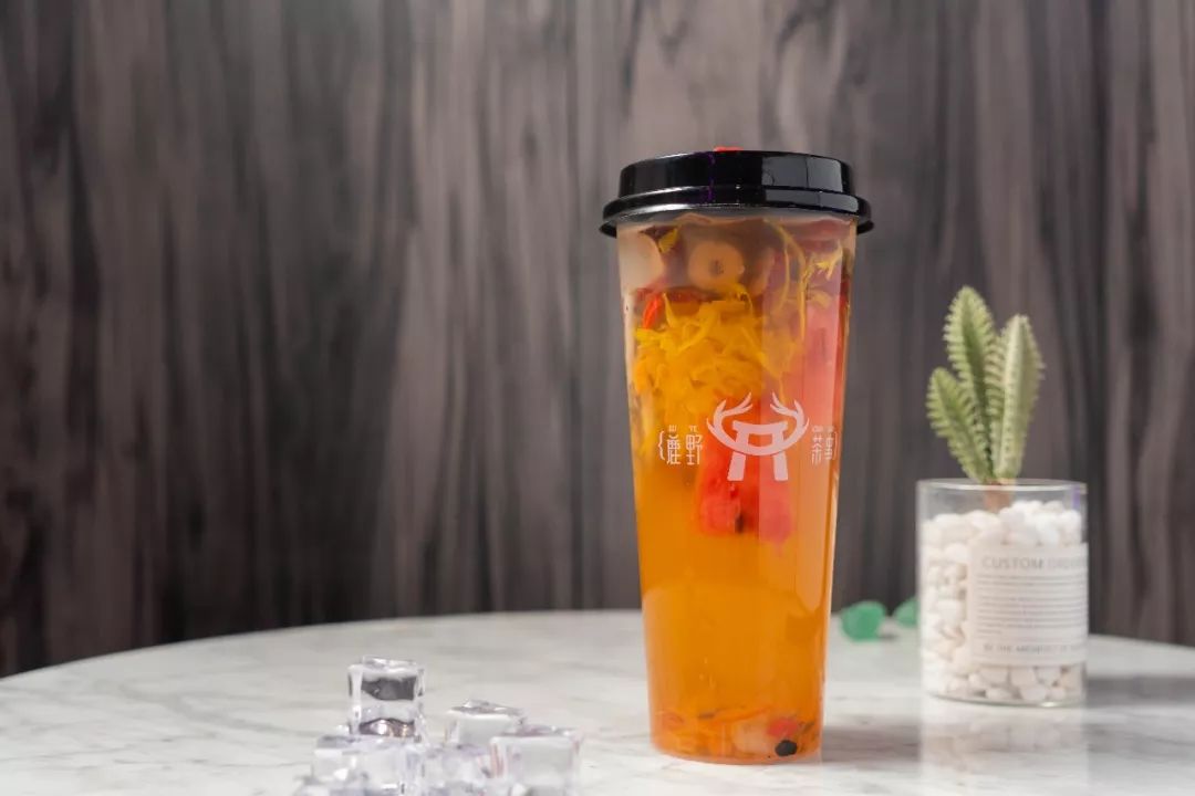 喝下一杯“星空”!探秘出片率200%的奶茶店,引众人打卡的秘密竟然是...
