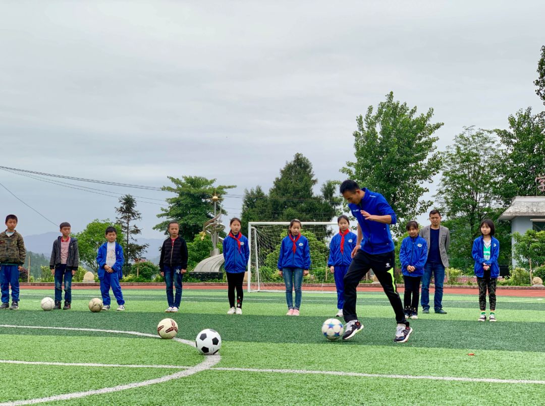 花样百出！看滨江教师的“组团式”支教～