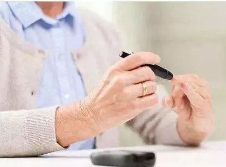 信阳市肿瘤医院：老年健康核心信息20条