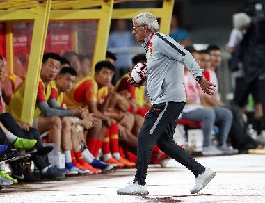 「妹眼看球」杨旭受伤后短暂失忆网友很皮要球衣要球鞋