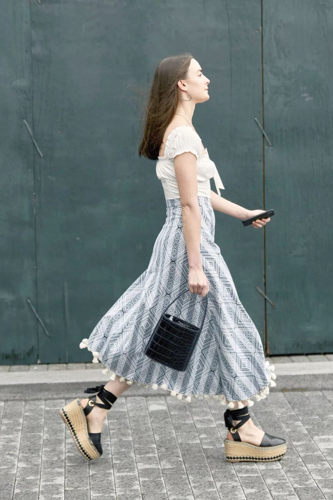 大胸妹根本不知道，平胸女的夏天有多野