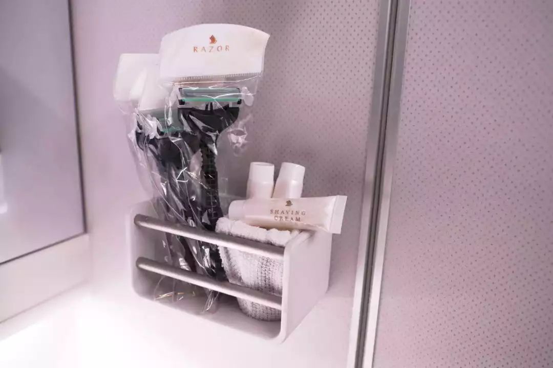 体验19个小时飞机,体验时间最长的航班