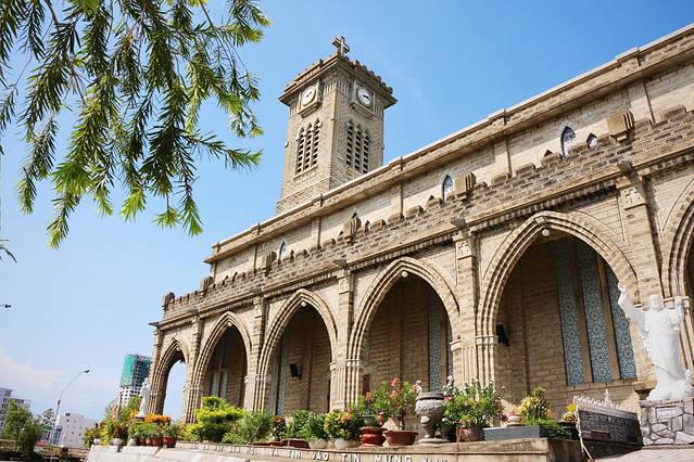 越南旅游芽庄和岘港对比,越南芽庄和河内