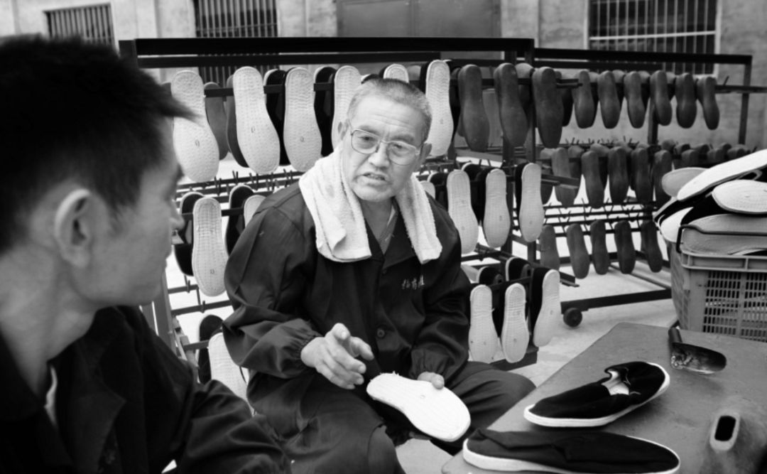 江苏非遗手工布鞋制作技艺传承人,传统布鞋手工技艺
